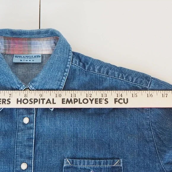 Vintage Women's Wrangler Blues Denim Shirt Pearl Snap Button Up Western - Large* - Picture 8 of 13
